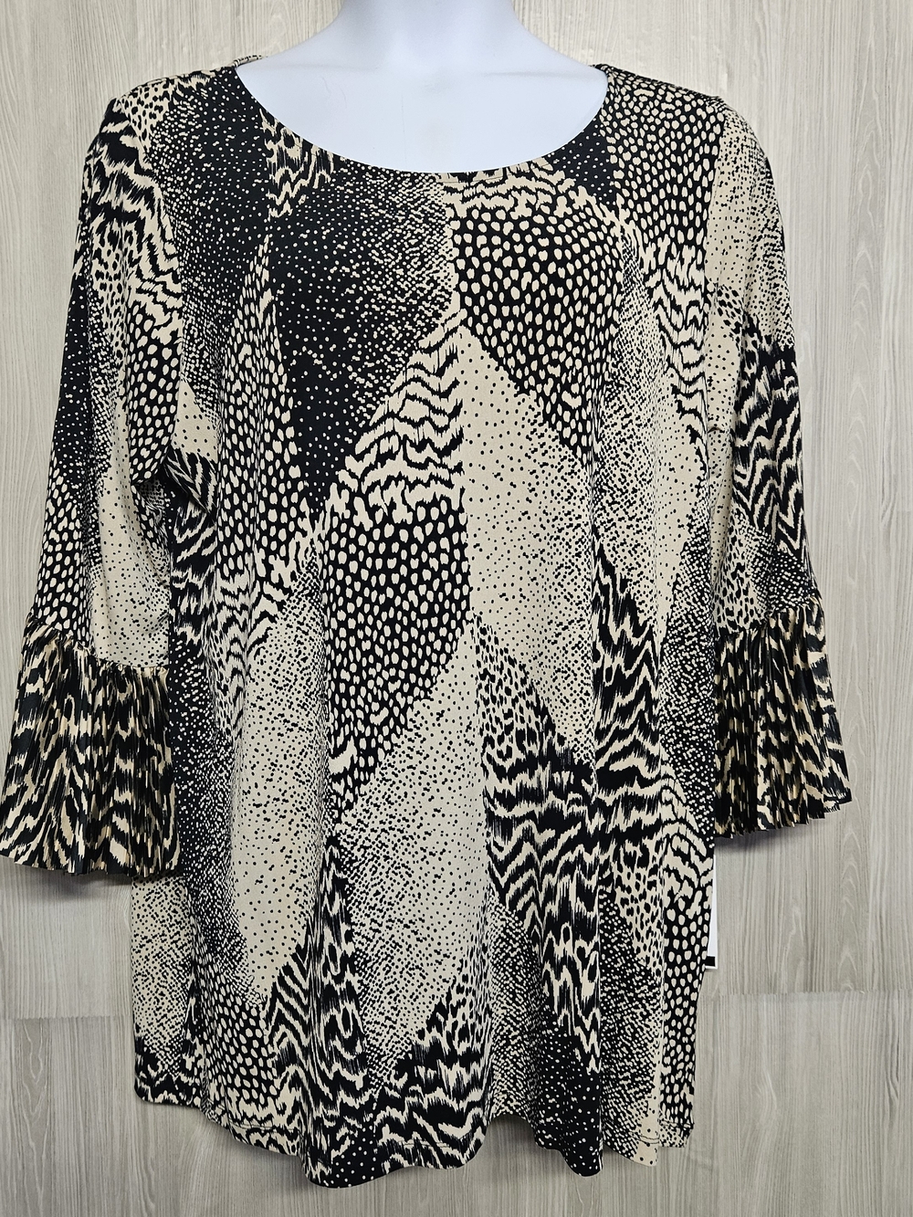 Alfani Black and Cream Abstract Bell-Sleeve Tunic